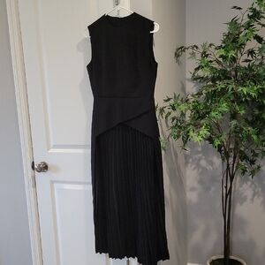 Elegant Black Sleeveless Dress
